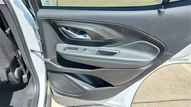 Vehicle image 34 of 46