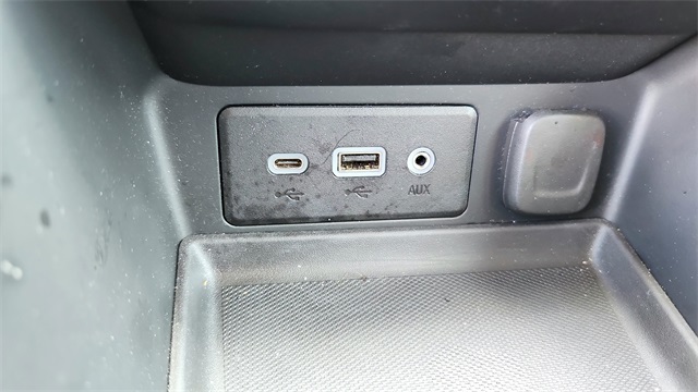 Vehicle image 17 of 46