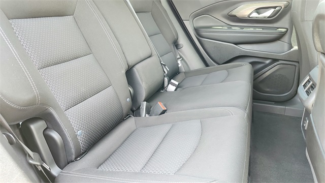 Vehicle image 33 of 46
