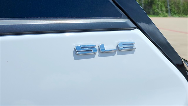 Vehicle image 36 of 46