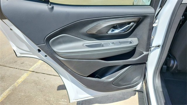 Vehicle image 29 of 46