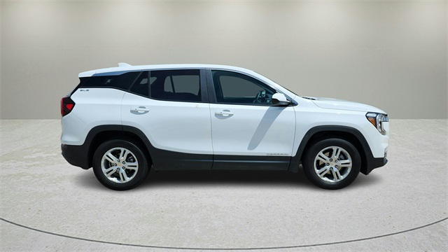 Vehicle image 4 of 46