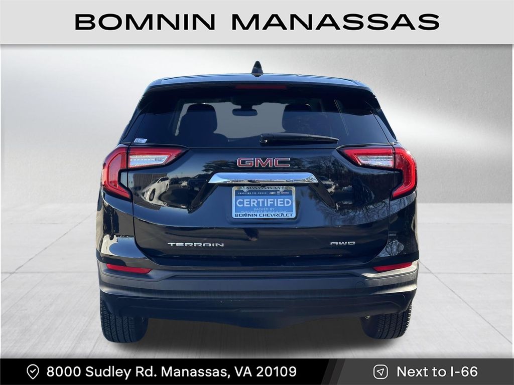 2024 GMC Terrain SLE Image 5 of 30