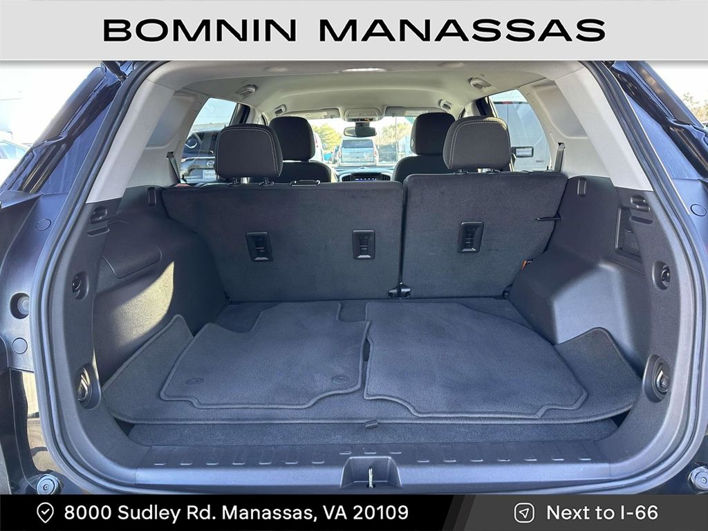 2024 GMC Terrain SLE Image 11 of 30