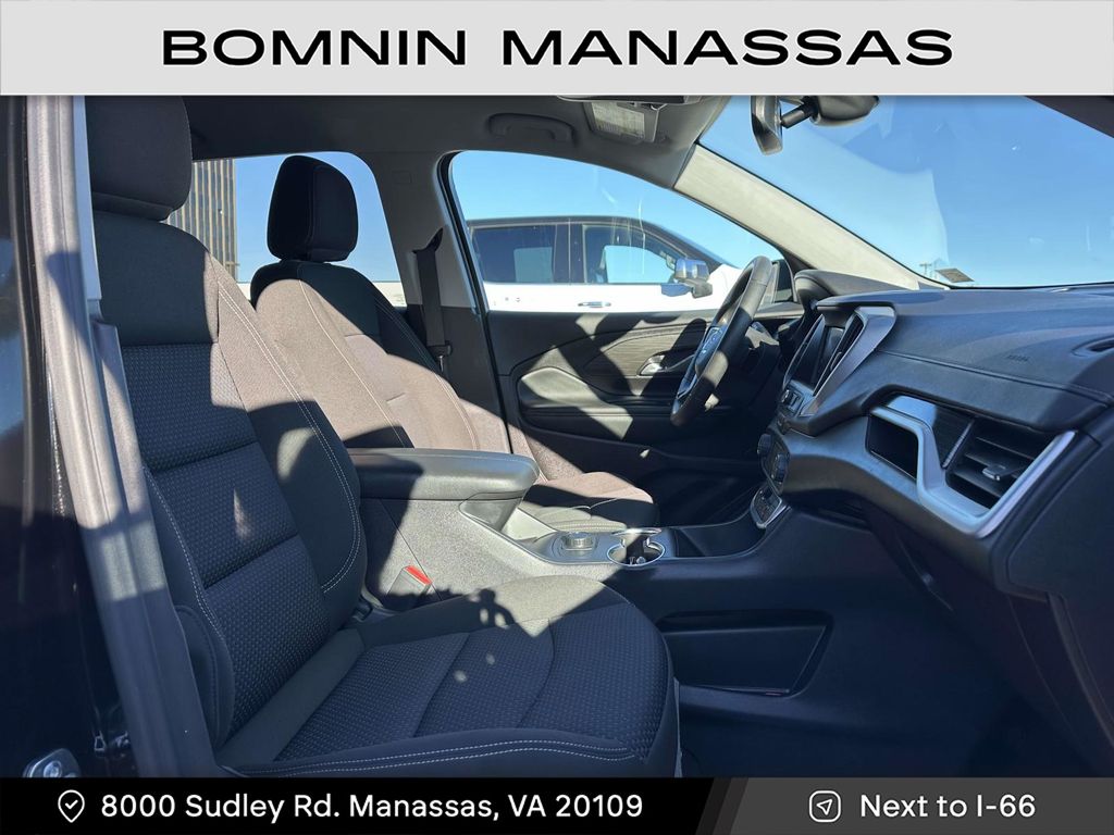 2024 GMC Terrain SLE Image 9 of 30