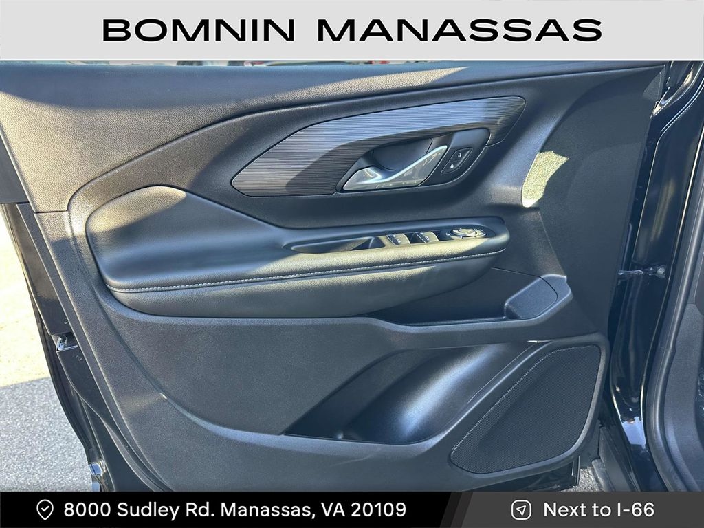 2024 GMC Terrain SLE Image 15 of 30