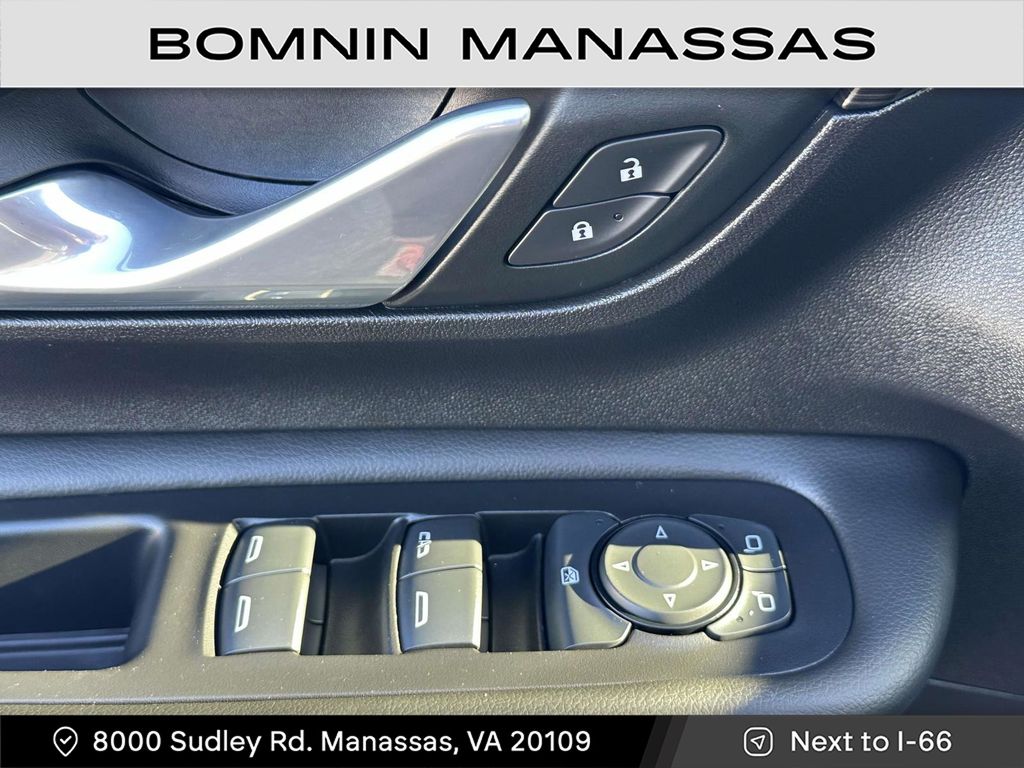 2024 GMC Terrain SLE Image 21 of 30