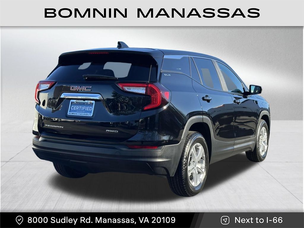 2024 GMC Terrain SLE Image 4 of 30