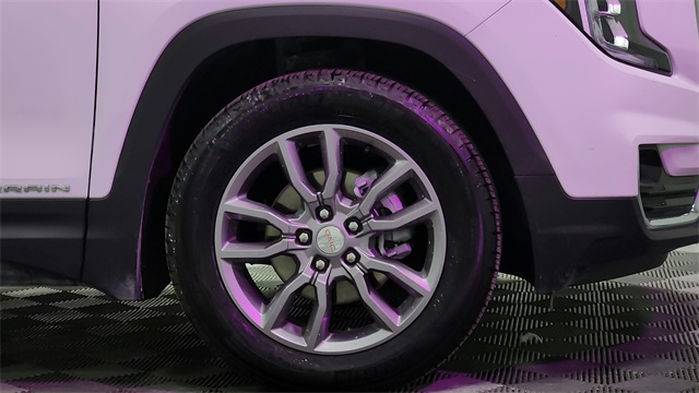 Vehicle image 24 of 26