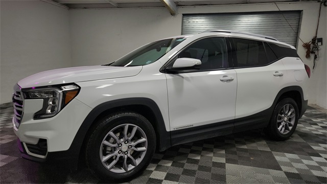 Vehicle image 2 of 26