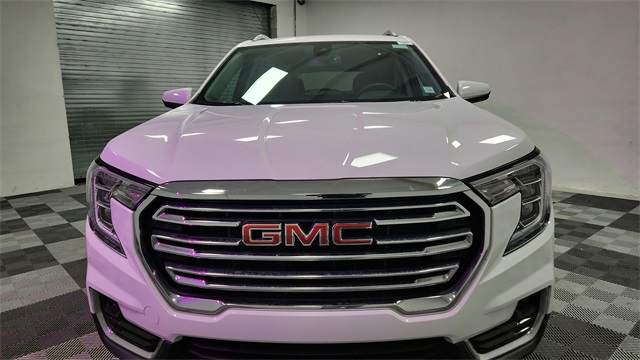 Vehicle image 3 of 26