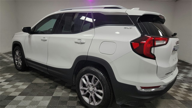Vehicle image 10 of 26