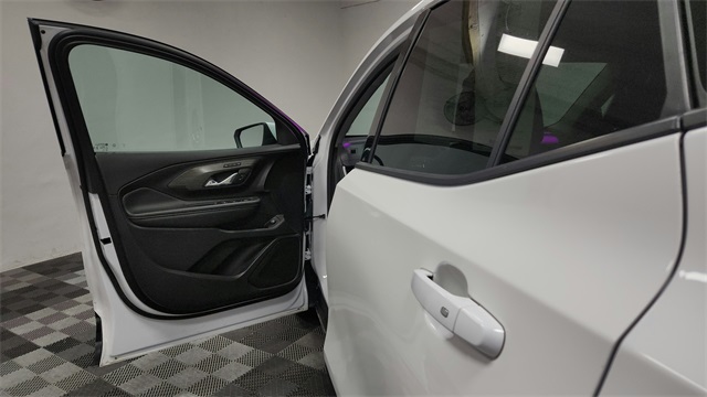Vehicle image 18 of 26