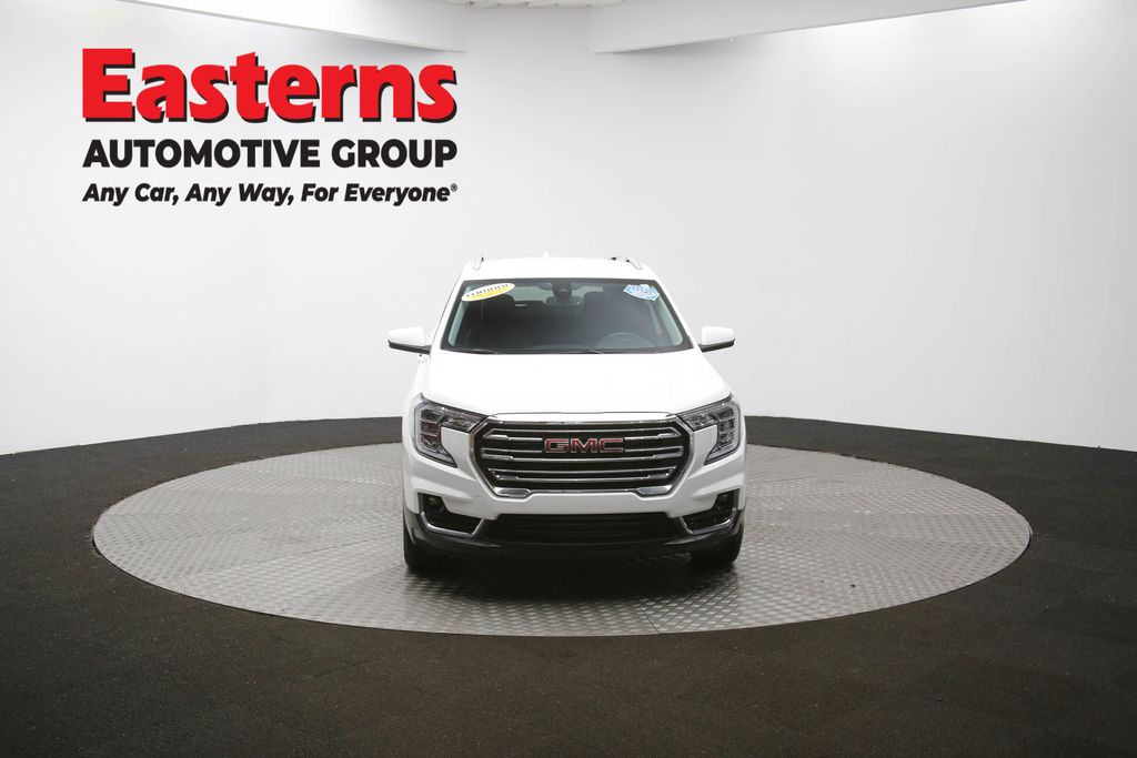 2024 GMC Terrain SLT Image 8 of 64