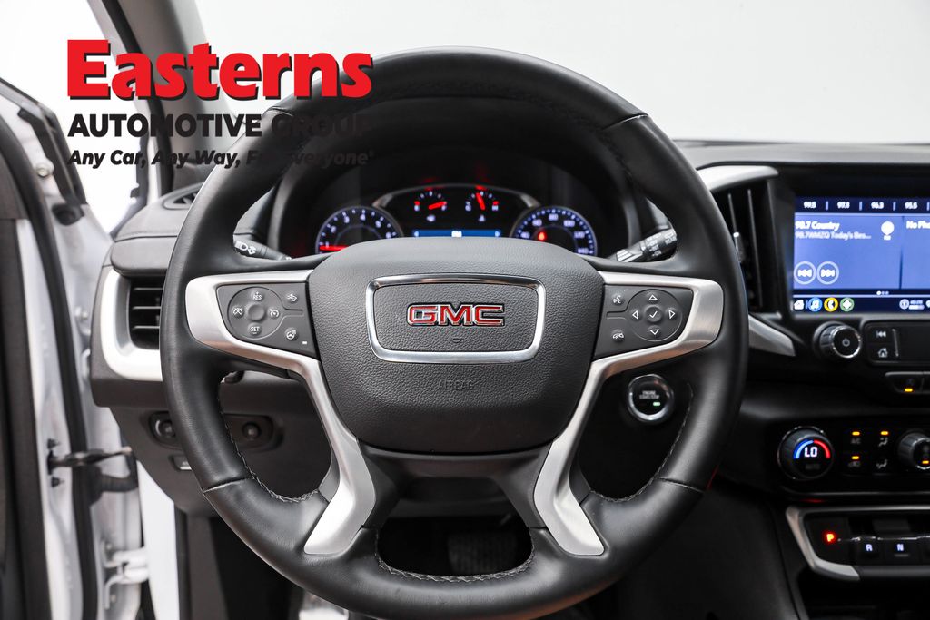 2024 GMC Terrain SLT Image 48 of 64