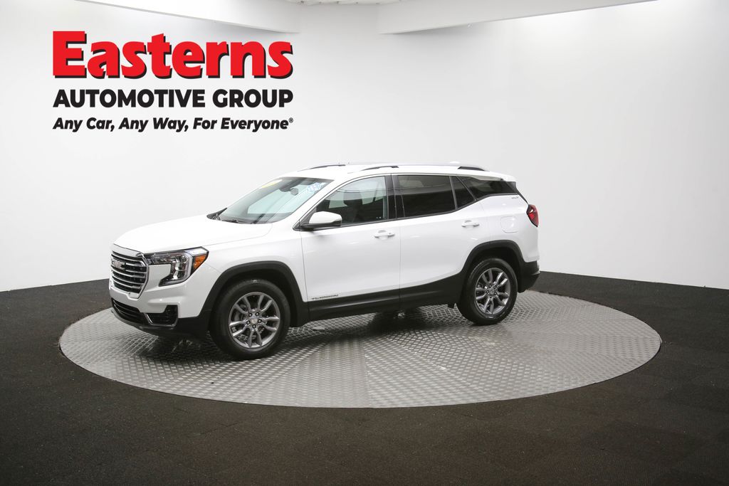 2024 GMC Terrain SLT Image 5 of 64