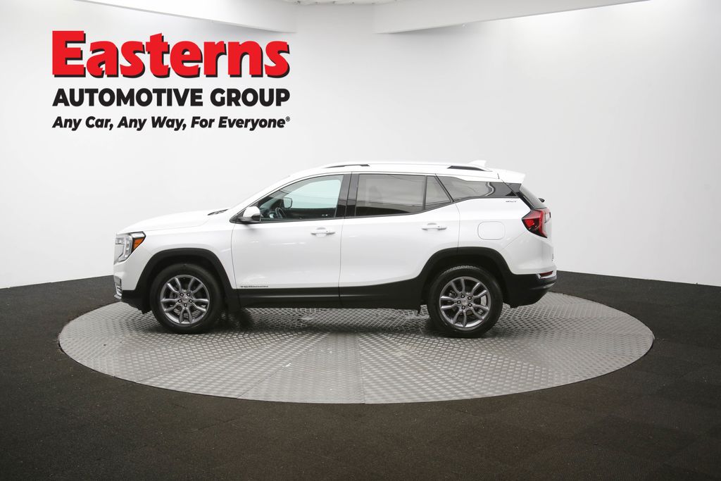 2024 GMC Terrain SLT Image 36 of 64
