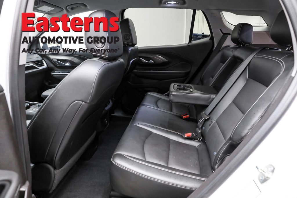 2024 GMC Terrain SLT Image 45 of 64