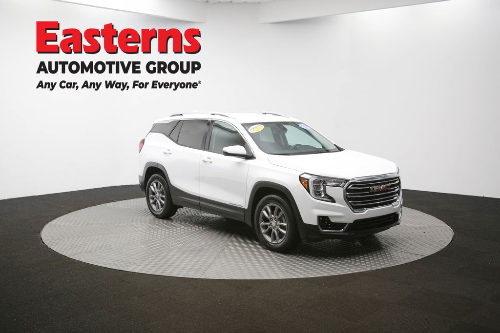 2024 GMC Terrain SLT Image 11 of 64