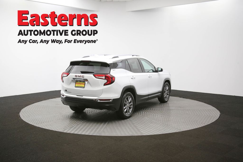 2024 GMC Terrain SLT Image 23 of 64