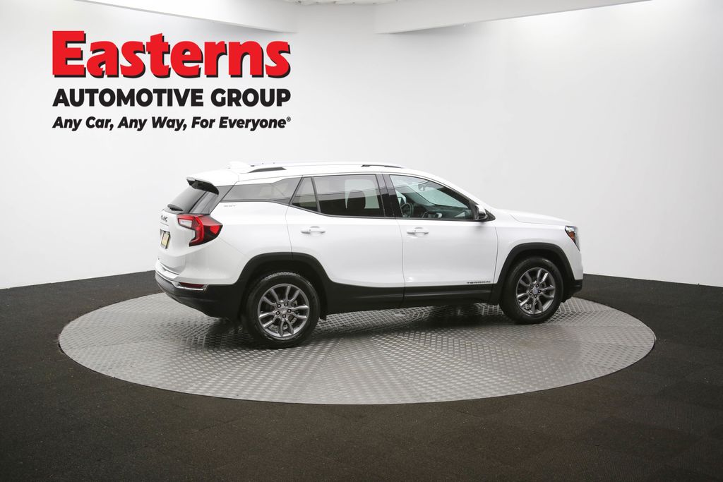 2024 GMC Terrain SLT Image 20 of 64