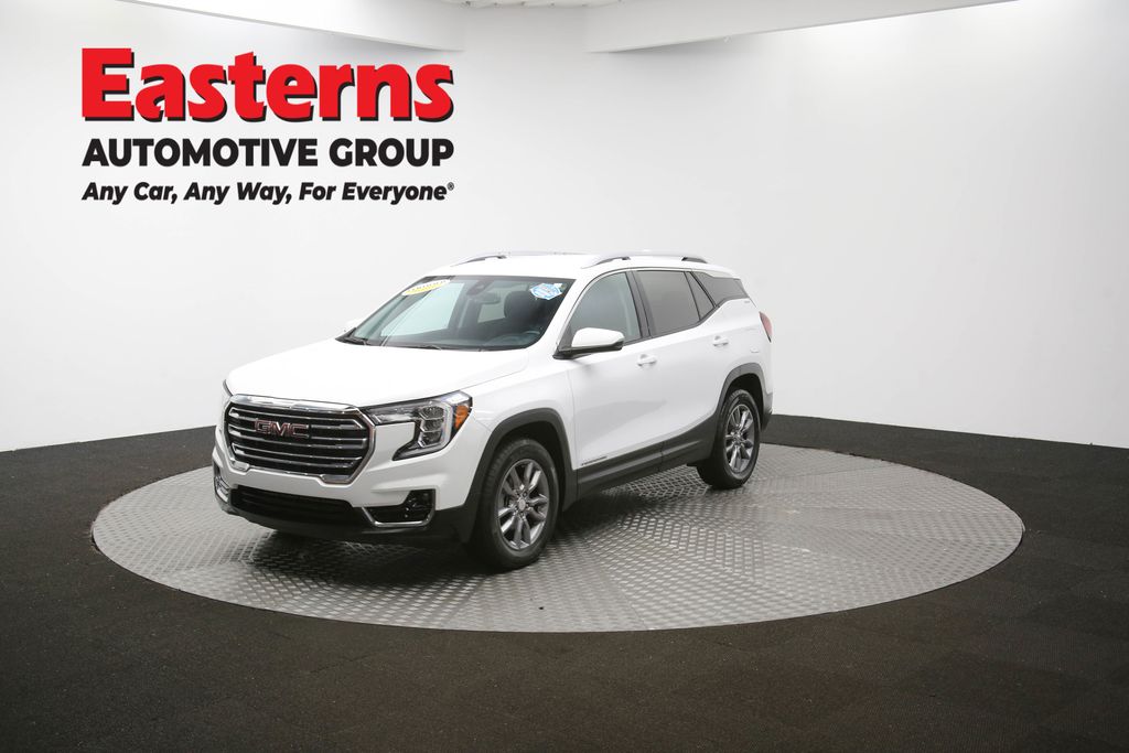 2024 GMC Terrain SLT Image 1 of 64