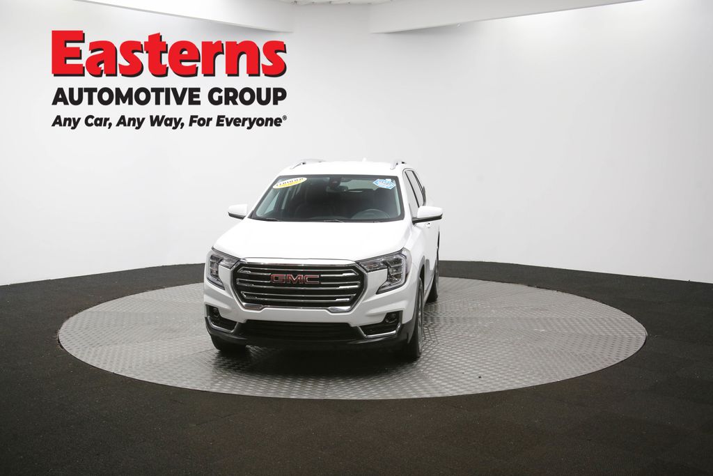 2024 GMC Terrain SLT Image 9 of 64