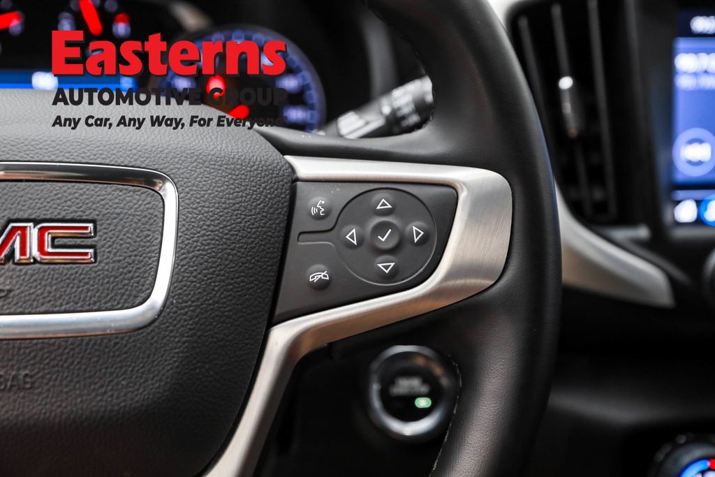 2024 GMC Terrain SLT Image 51 of 64