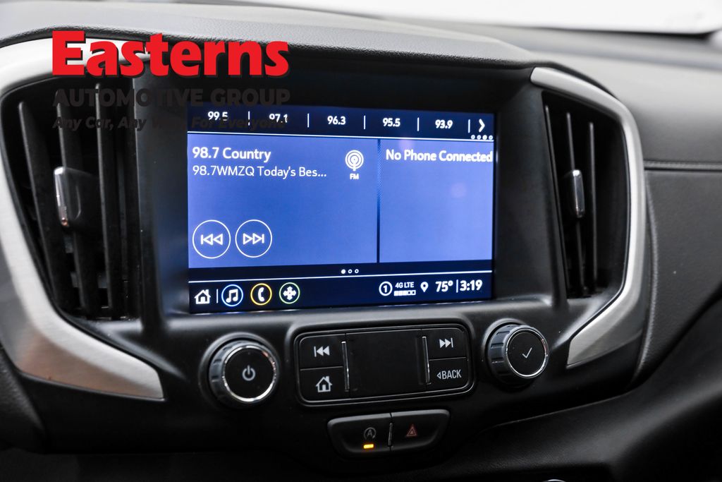 2024 GMC Terrain SLT Image 52 of 64