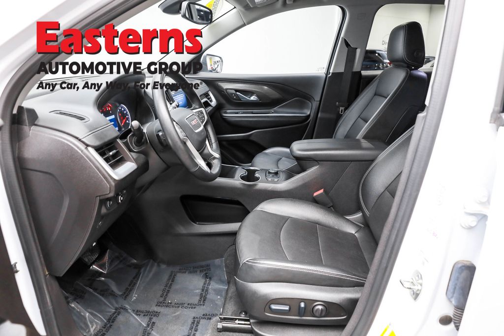 2024 GMC Terrain SLT Image 46 of 64