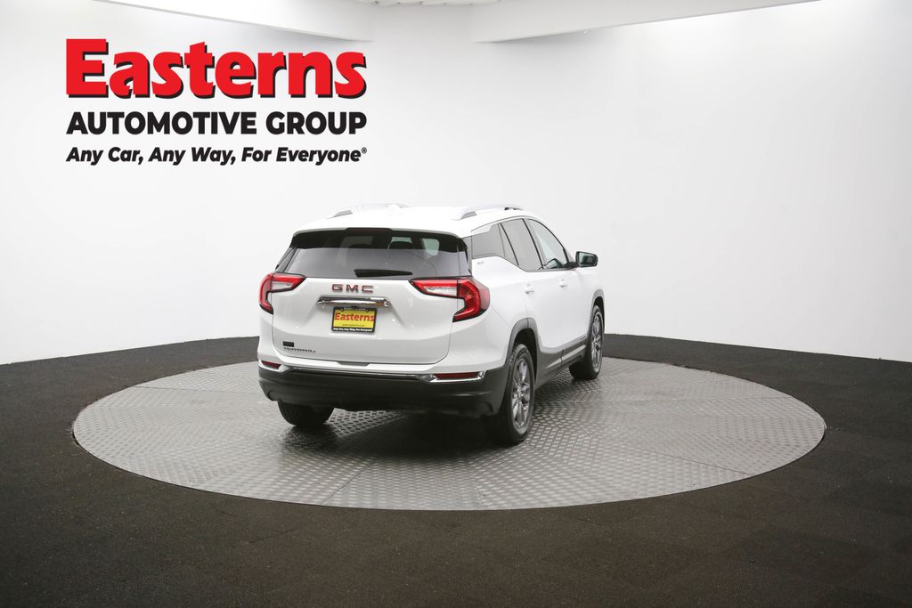 2024 GMC Terrain SLT Image 22 of 64