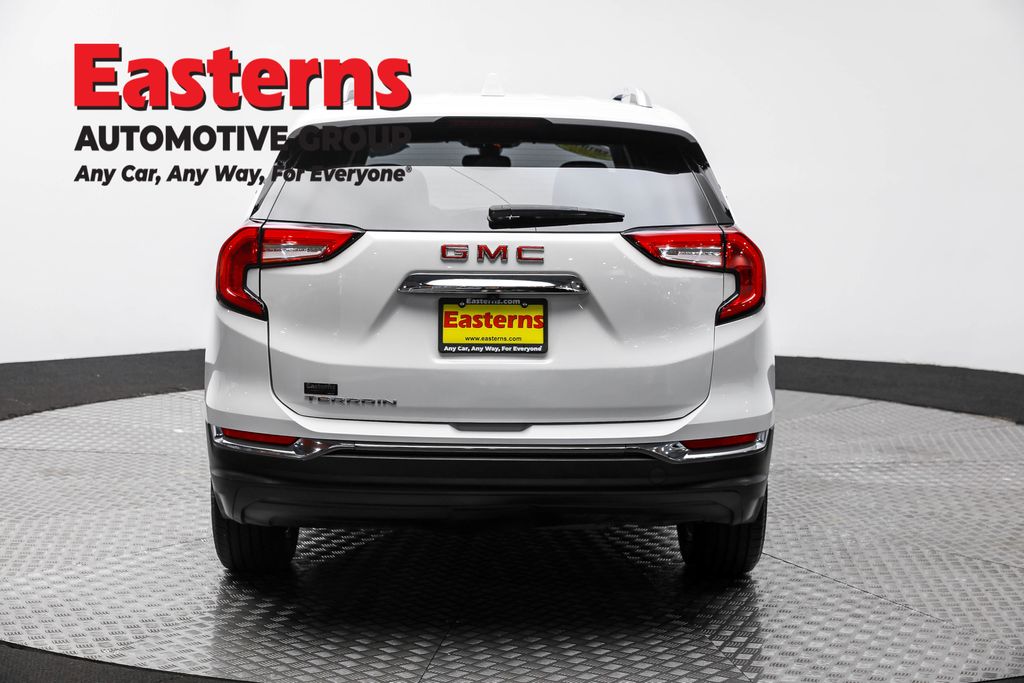 2024 GMC Terrain SLT Image 27 of 64