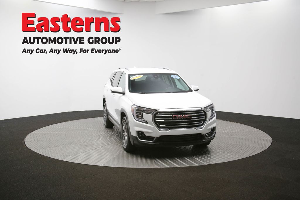 2024 GMC Terrain SLT Image 12 of 64
