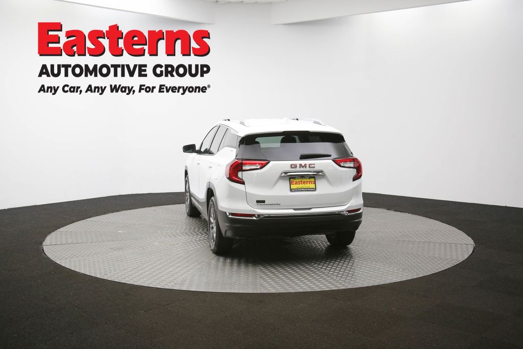 2024 GMC Terrain SLT Image 34 of 64