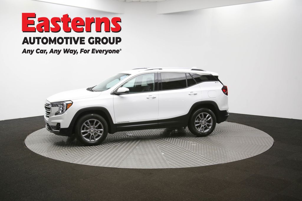 2024 GMC Terrain SLT Image 6 of 64
