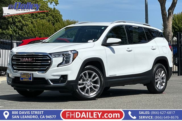 2024 GMC Terrain SLT Image 1 of 47