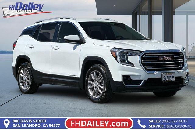 2024 GMC Terrain SLT Image 3 of 47
