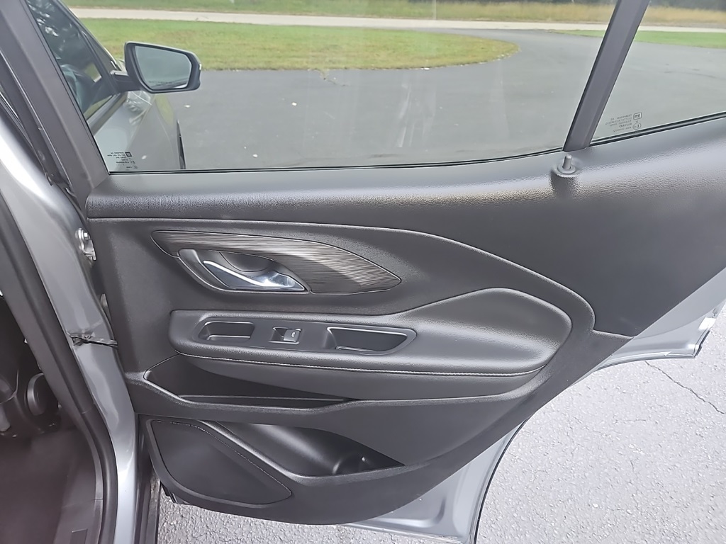 2024 GMC Terrain SLT Image 26 of 31