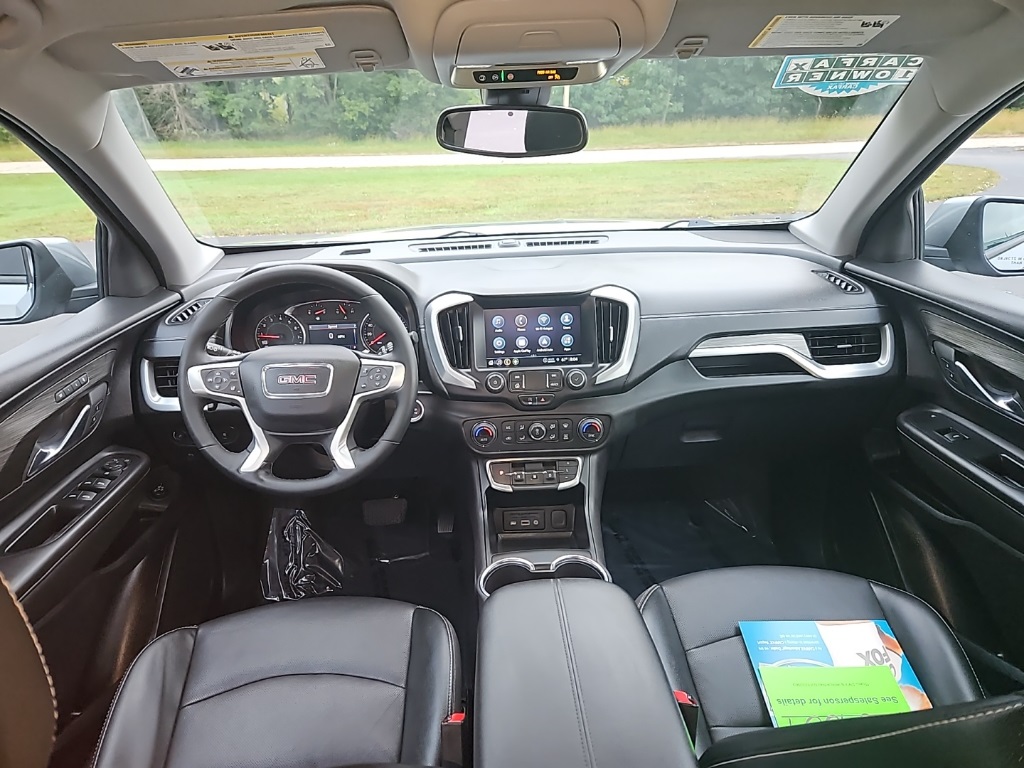 2024 GMC Terrain SLT Image 20 of 31