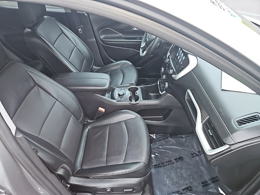 2024 GMC Terrain SLT Image 18 of 31