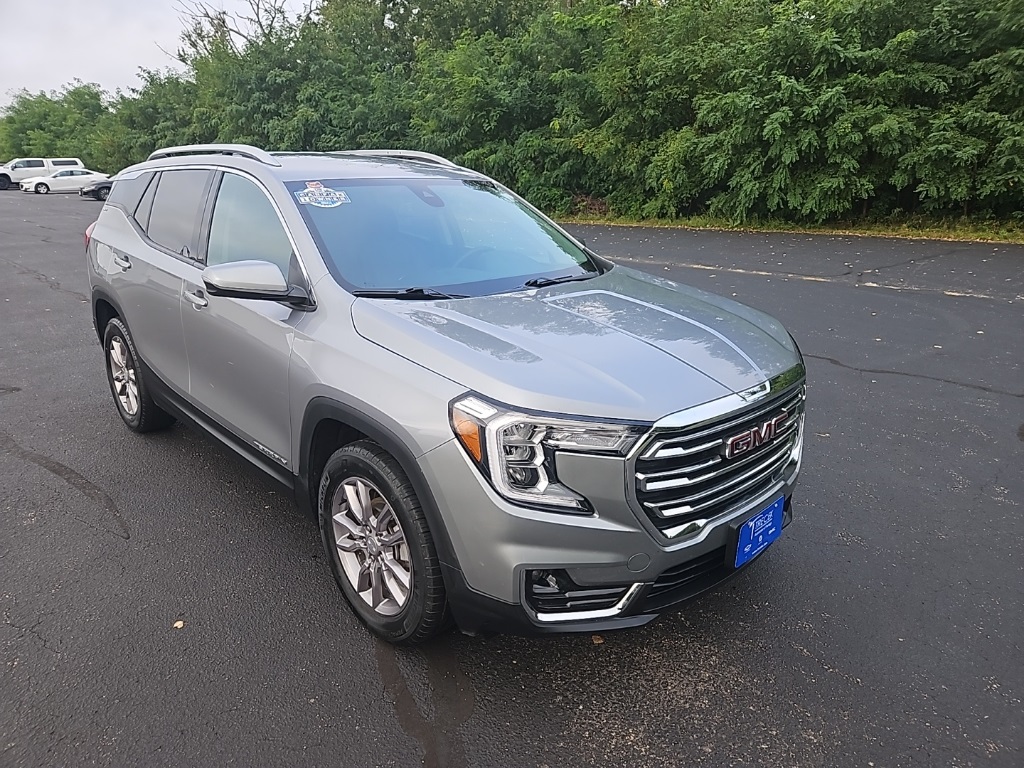 2024 GMC Terrain SLT Image 3 of 31