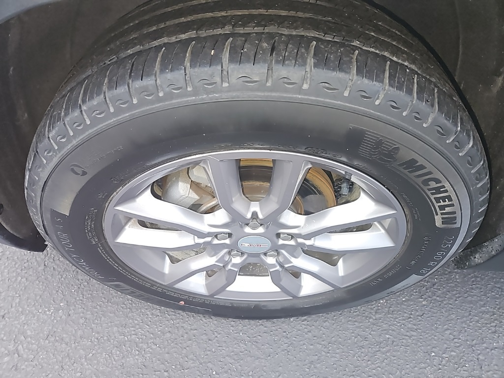 2024 GMC Terrain SLT Image 10 of 31