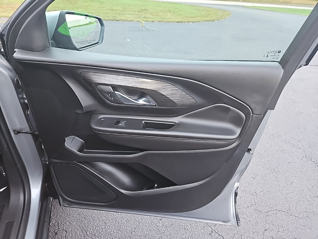 2024 GMC Terrain SLT Image 29 of 31