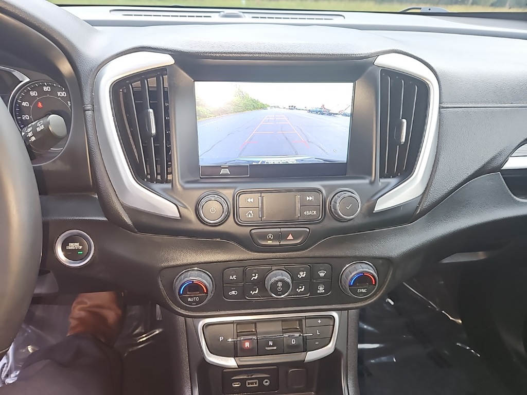 2024 GMC Terrain SLT Image 22 of 31