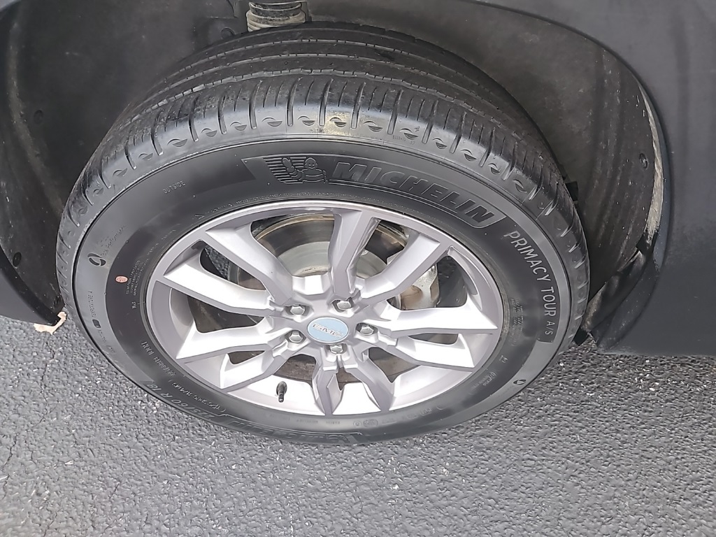 2024 GMC Terrain SLT Image 13 of 31