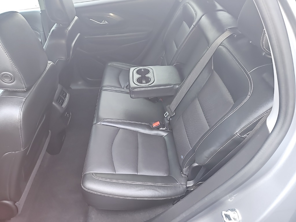 2024 GMC Terrain SLT Image 19 of 31