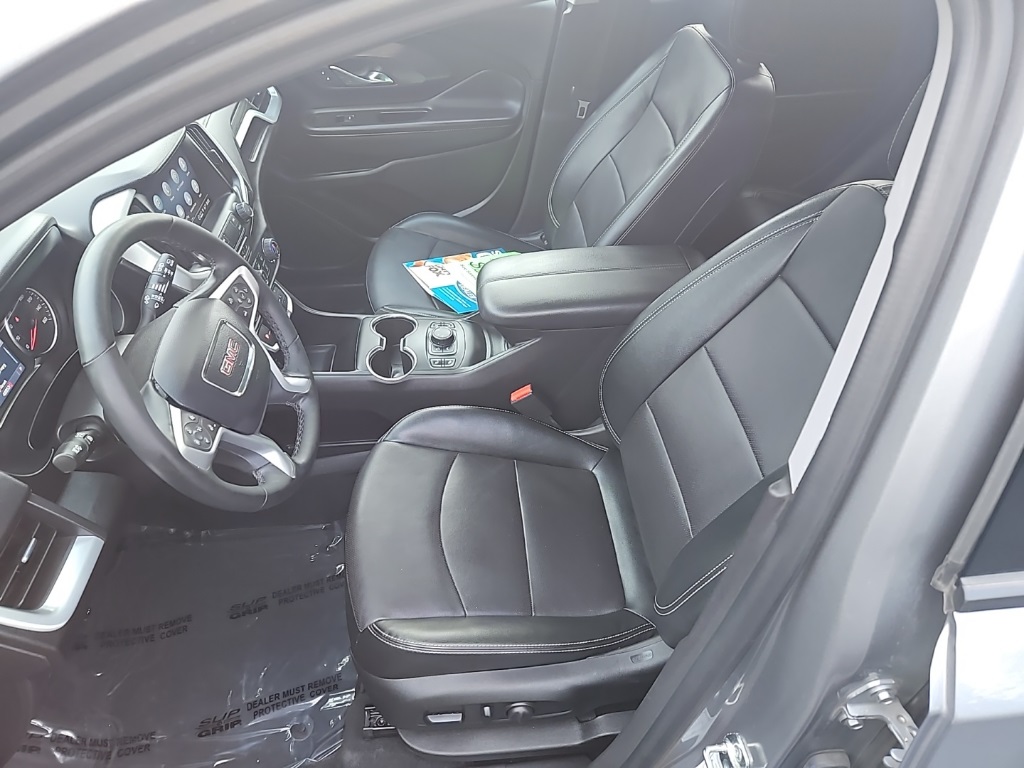 2024 GMC Terrain SLT Image 17 of 31