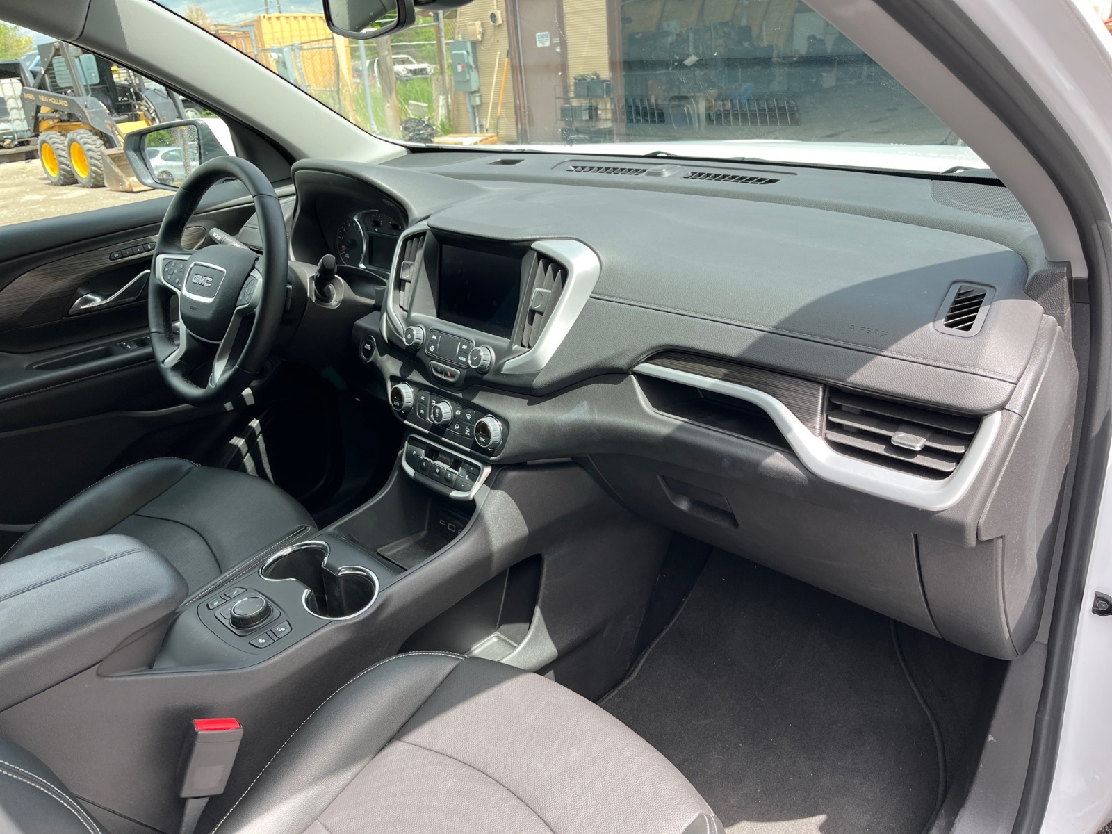 Vehicle image 16 of 39