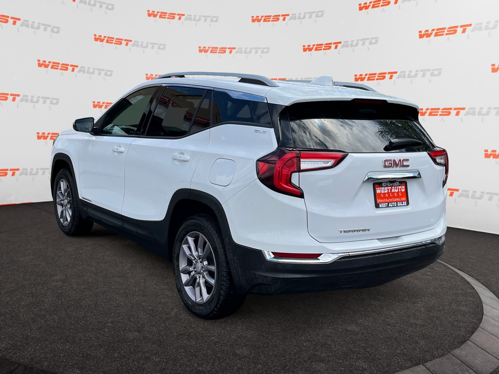 Vehicle image 7 of 39