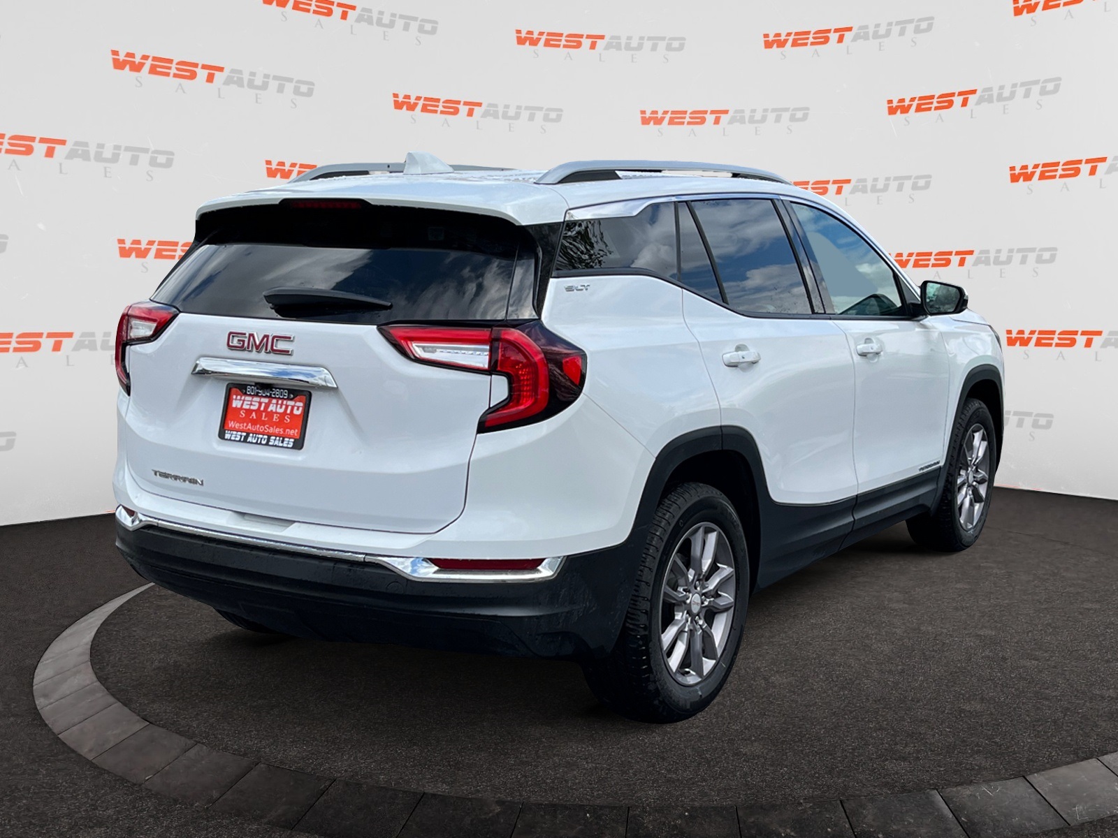 Vehicle image 5 of 39